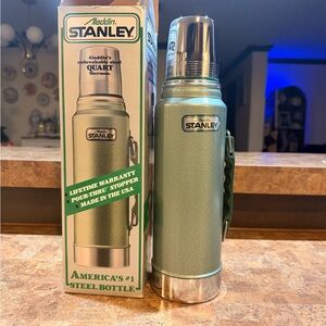 1975-79 Aladdin Stanley Green Steel Bottle BNIB!  50+years & mint condition!